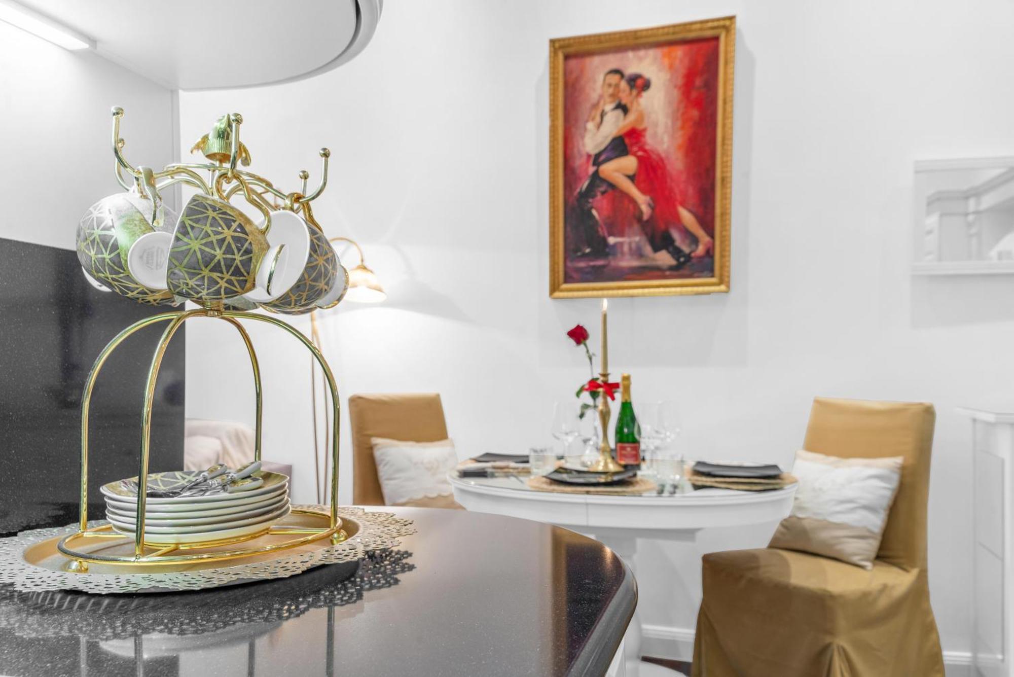 Cozy Apartment Near Central Station By Ndp Rent — Photos 1